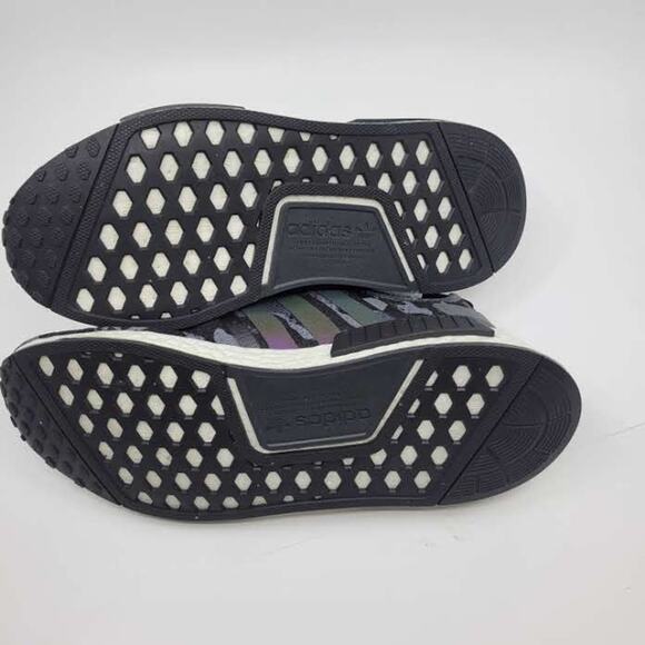 Athletic_Shoes